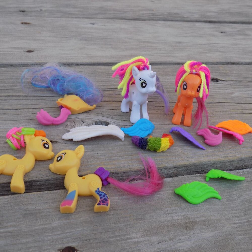 Little Pony Set with Accessory  NOT COMPLETE *